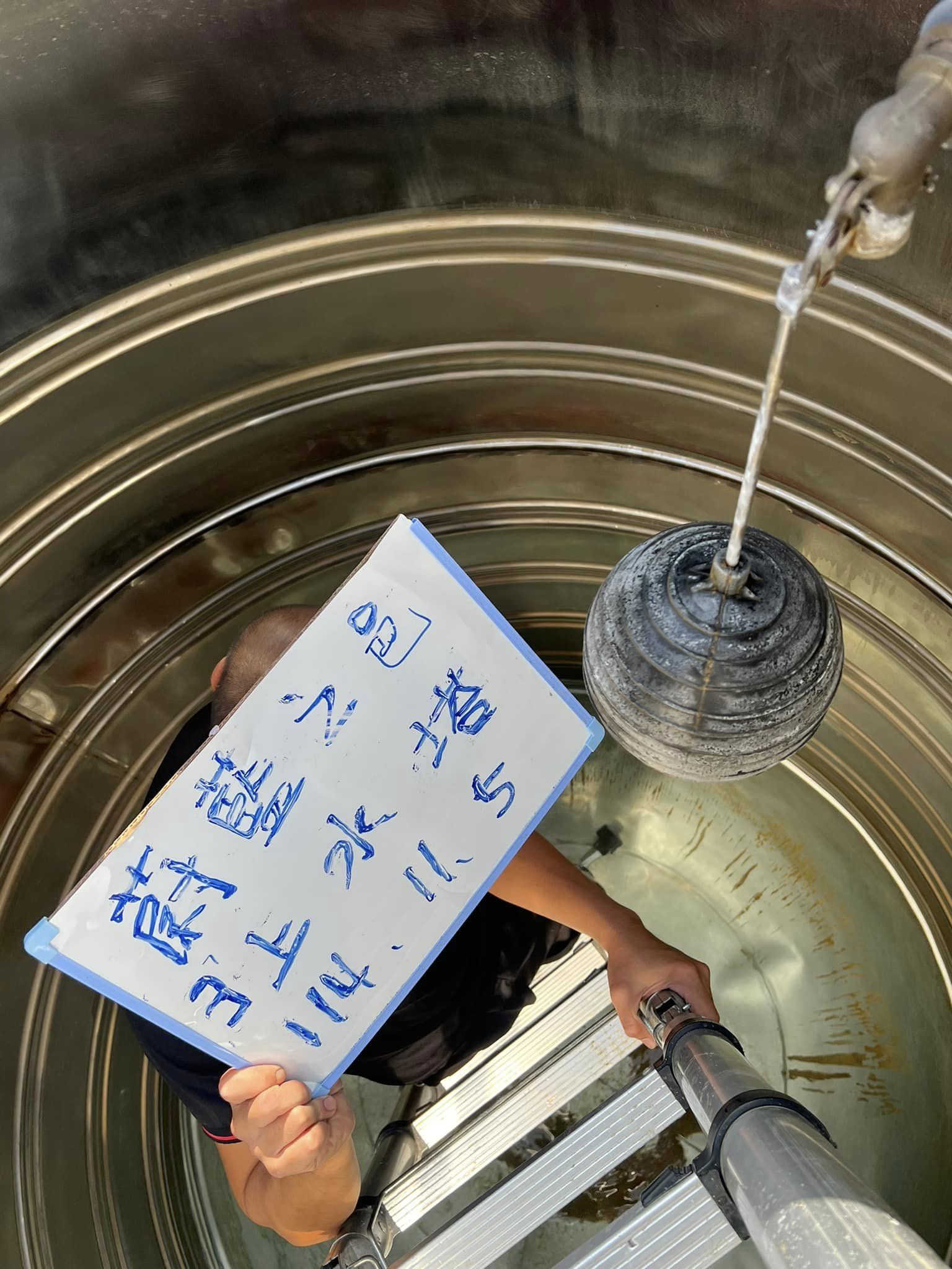 台中清水白鐵水塔清洗