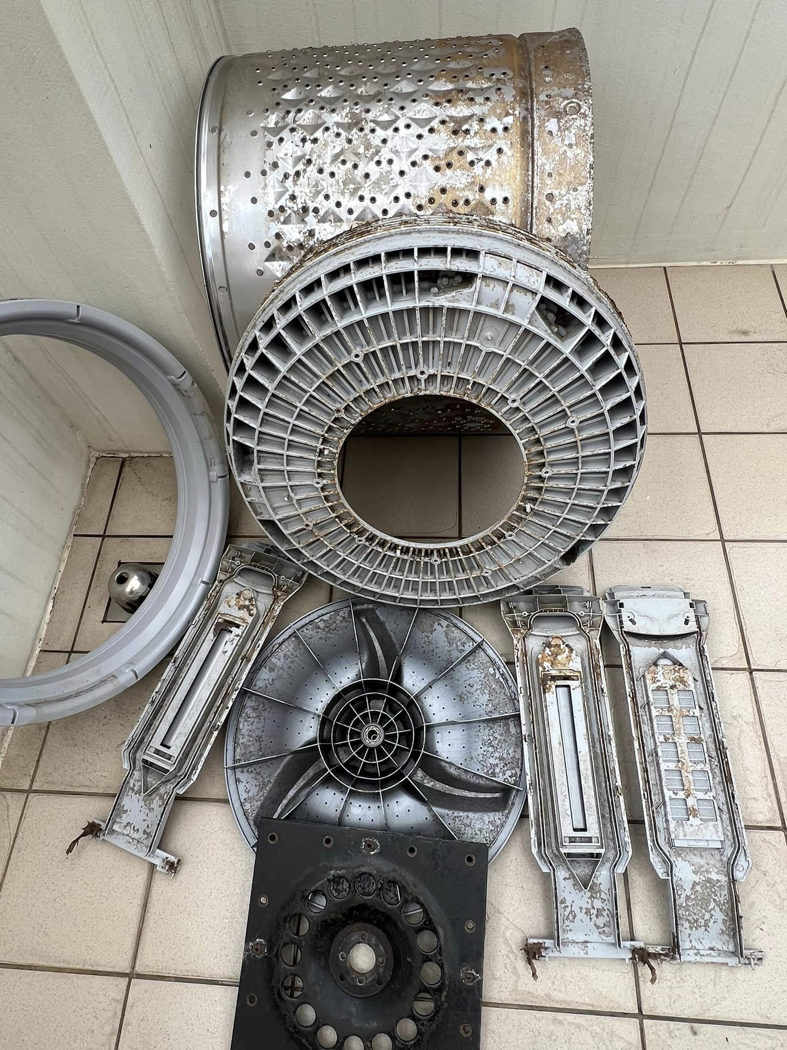 台中清水清洗水塔+洗衣機+太陽能熱水爐+分離式冷氣